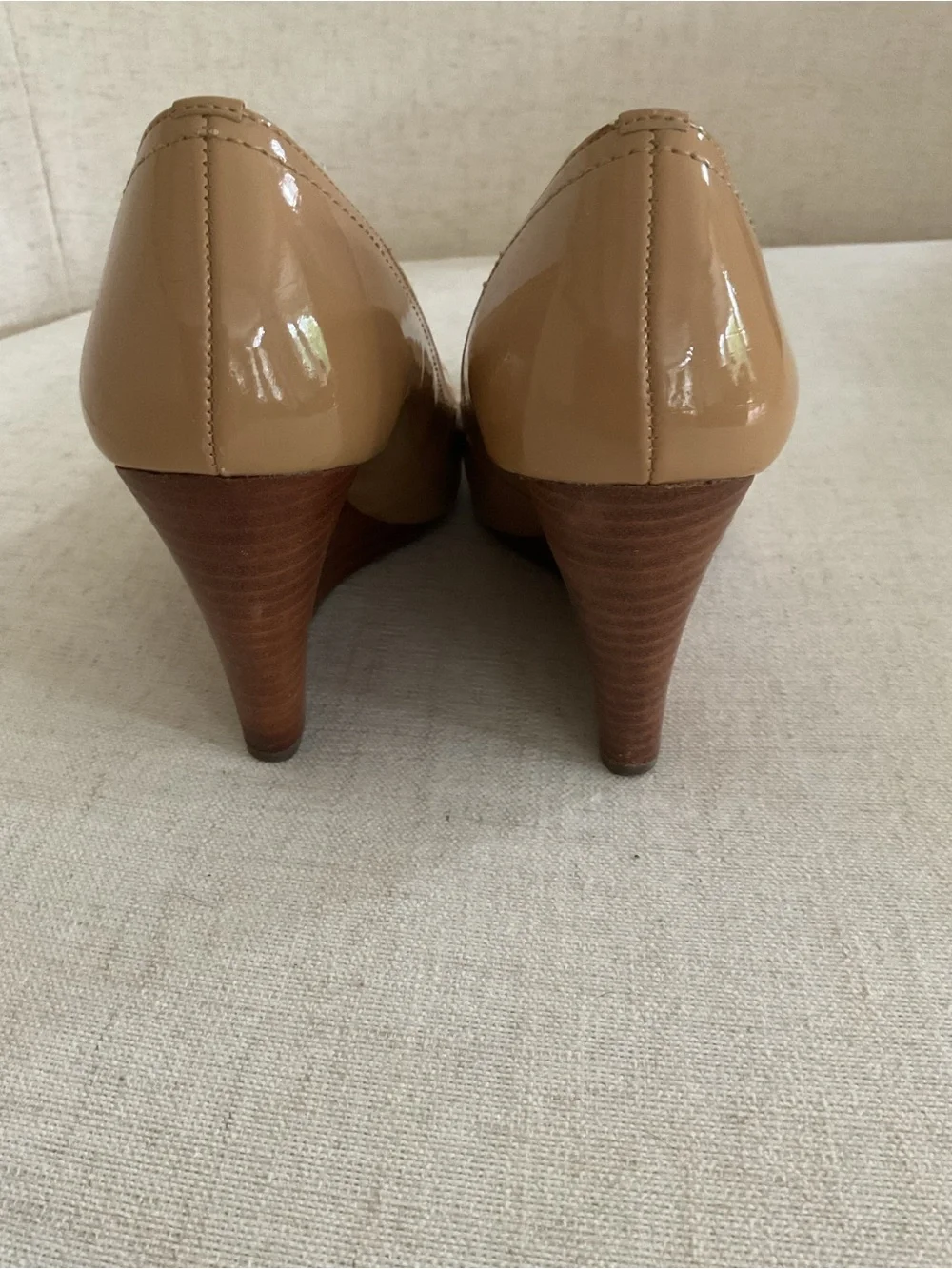 Max Studio Nude patent leather pump with wooden wedge heel Size 6